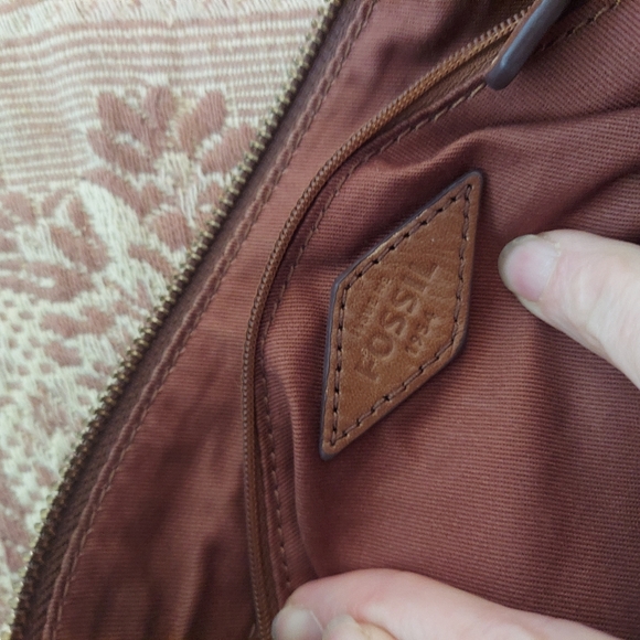 VTG Fossil 100% Genuine Brown Leather Crossbody/Shoulder Bag. Adjustable Strap - Picture 4 of 14